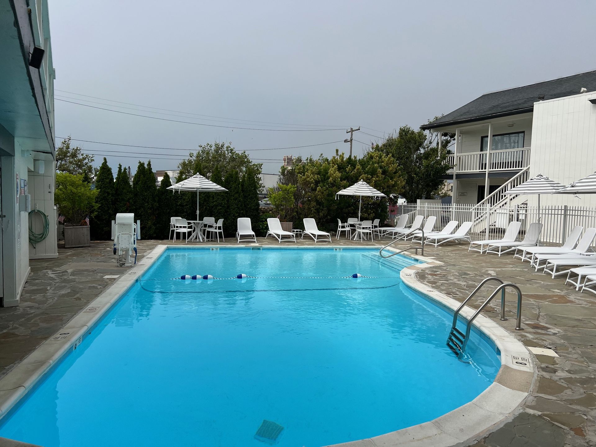 A Wave Inn Resort — photo